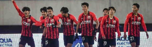 开云体育-从分庭抗礼到完败！申花四大皆空再成德比背景板