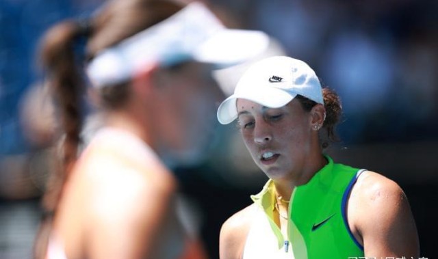 开云官网-凯斯被佩古拉横扫卫冕失败前十不保，18岁黑马称最想打萨巴伦卡